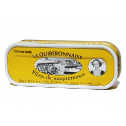 Filets de maquereaux marinés au vin blanc et aux aromates