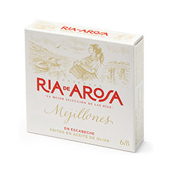 Large mussels in escabeche...